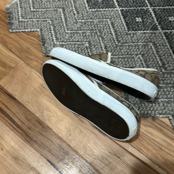 Coach slip ons - Picture 2 of 8